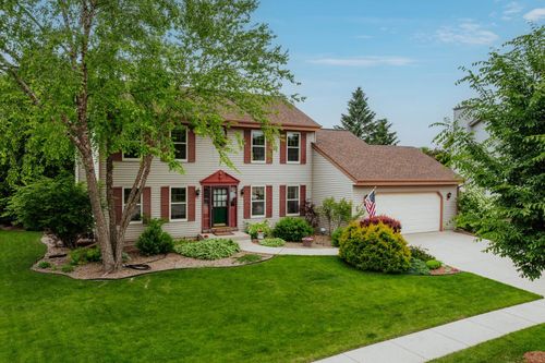 W210N16571 Glencoe Lane, Jackson, WI, 53037 | Card Image