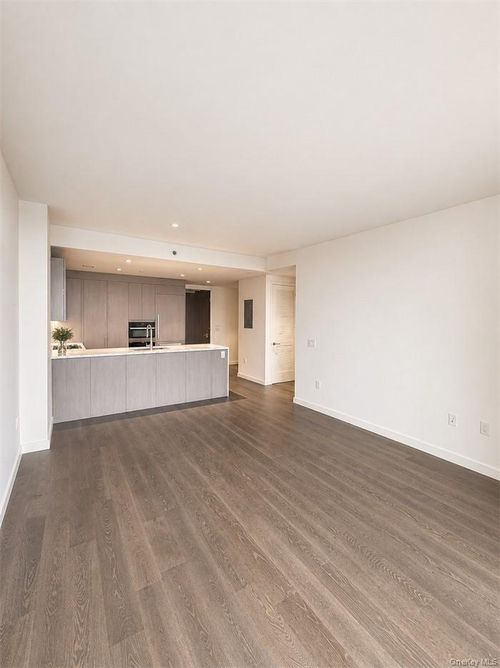 6e-13336 37th Avenue, New York, NY, 11354 | Card Image