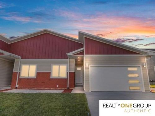 3107 W Laux Dr, Hastings, NE, 68901-2724 | Card Image