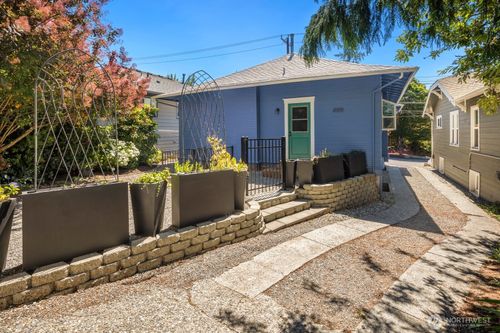 b-1624 N 50th St, Seattle, WA, 98103-6753 | Card Image