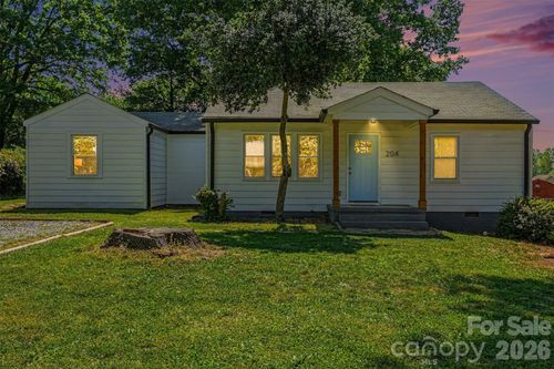204 N Oak St, Lowell, NC, 28098-1711 | Card Image