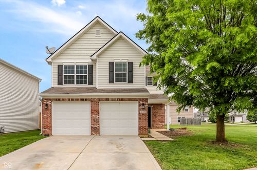 11438 Arches Dr, Indianapolis, IN, 46235-8216 | Card Image