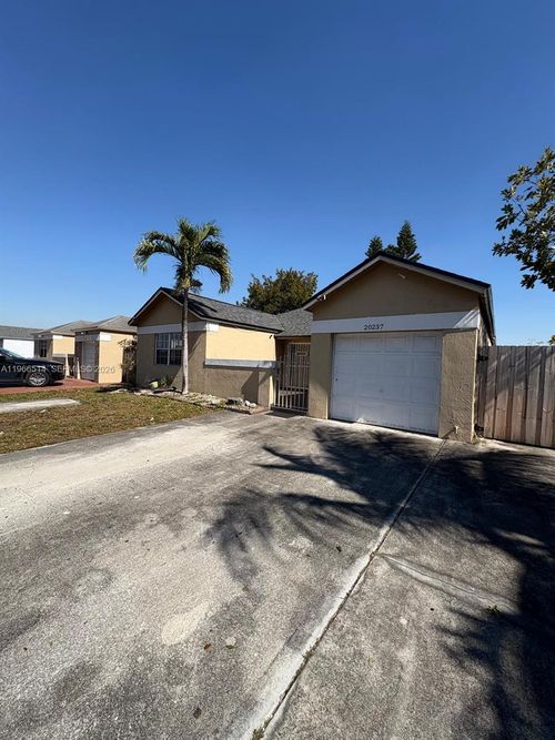 20237-20237 Nw 32nd Ave, Miami Gardens, FL, 33056-1847 | Card Image