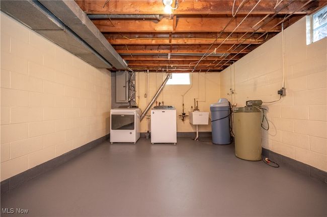 573 Grandview Ave, House other with 3 bedrooms, 2 bathrooms and null parking in East Palestine OH | Image 40