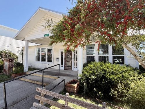 490 2nd St, CEDAR KEY, FL, 32625-5118 | Card Image