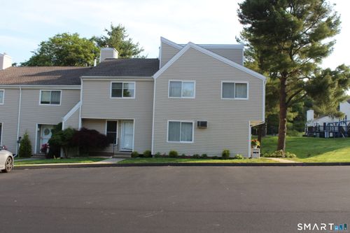 9-9 Watch Hill Cir, Cromwell, CT, 06416-1212 | Card Image