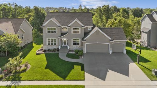 3037 Brookfield Dr, Marion, IA, 52302-4781 | Card Image
