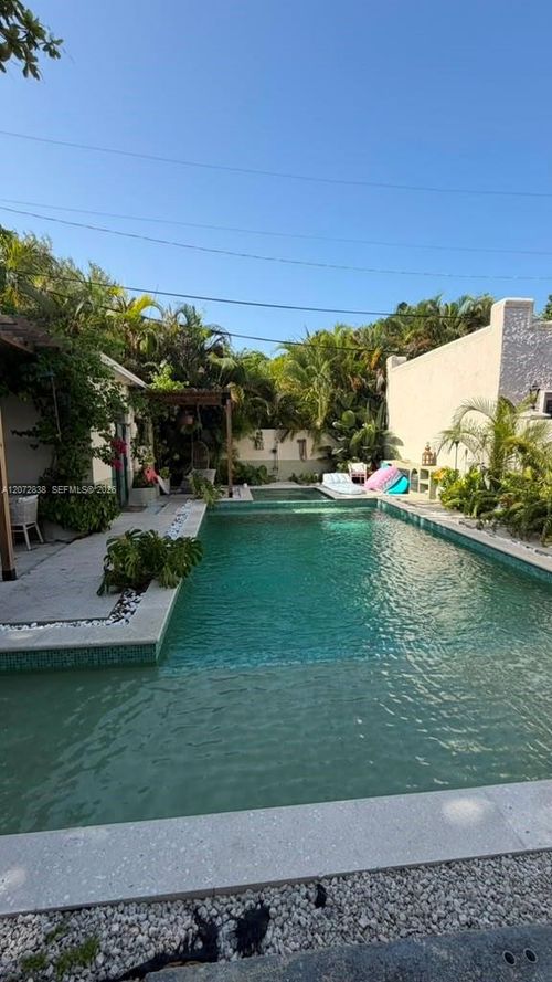 0-23 Ne 46th Street, Miami, FL, 33137 | Card Image