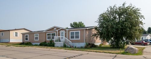 4504 Camden Loop, Bismarck, ND, 58503-7871 | Card Image