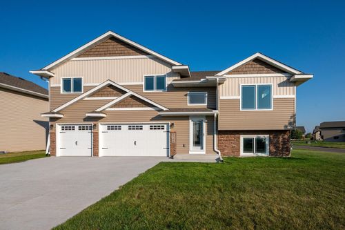 2175 Eagle St, Rush City, MN, 55069-5047 | Card Image