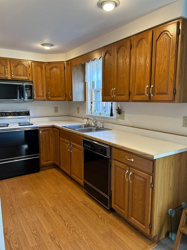 19 Fieldstone Way, Condo with 2 bedrooms, 2 bathrooms and null parking in White River Junction VT | Image 6