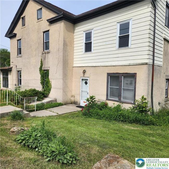 2357 Spring St, House other with 6 bedrooms, 2 bathrooms and null parking in Coplay PA | Image 39