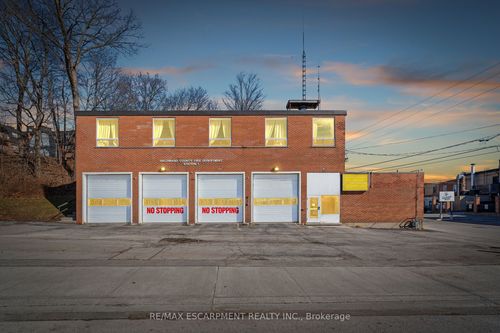 10 & 28 Caithness St W, Caledonia, ON, N3W1B7 | Card Image