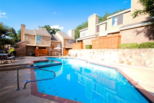 c-2121 Park Willow Ln, Arlington, TX, 76011-3242 | Card Image