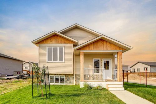 1913 Parkside Way, Coaldale, AB, T1M0E8 | Card Image
