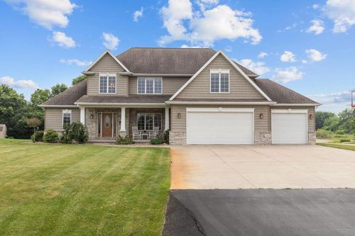 493 Dalton Road, NEENAH, WI, 54956 | Card Image