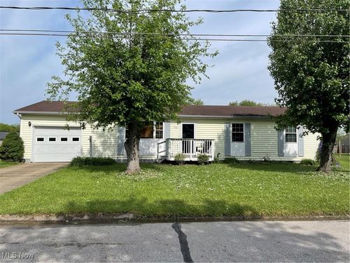 290 Washington Dr, Mineral Wells, WV, 26150-7613 | Card Image