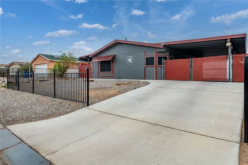 970 Glen Dr, Bullhead City, AZ, 86442-6522 | Card Image