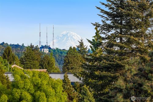 1203 N Allen Place, Seattle, WA, 98103 | Card Image