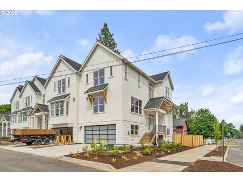 349 Se Walnut St, Hillsboro, OR, 97123-4426 | Card Image