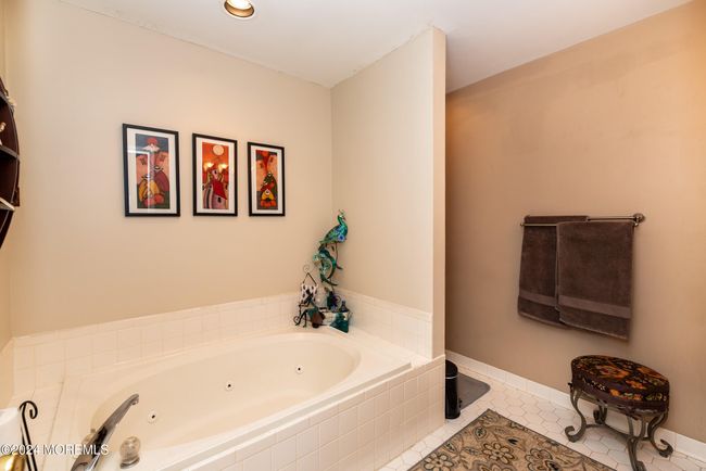 291 Marigold Ct, Condo with 3 bedrooms, 3 bathrooms and 1 parking in Toms River NJ | Image 18