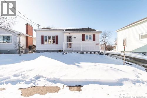 196 Waverley Ave, Moncton, NB, E1C7V4 | Card Image