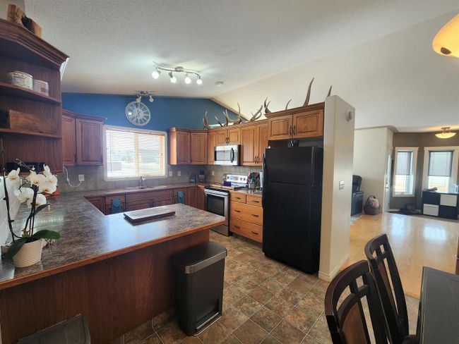2 Taylor Drive, Home with 4 bedrooms, 3 bathrooms and 4 parking in Lacombe AB | Image 11