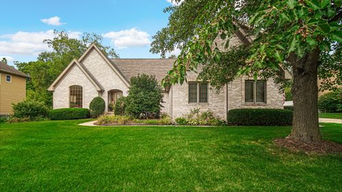 2403 Inverness Dr, Valparaiso, IN, 46383 | Card Image