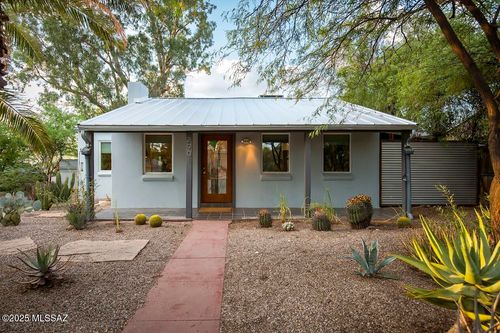 2901 E Lester St, Tucson, AZ, 85716-3043 | Card Image