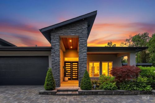 4123 W Garnet St, Boise, ID, 83703-5111 | Card Image