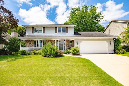 737 Cambridge Dr, Janesville, WI, 53548-2792 | Card Image