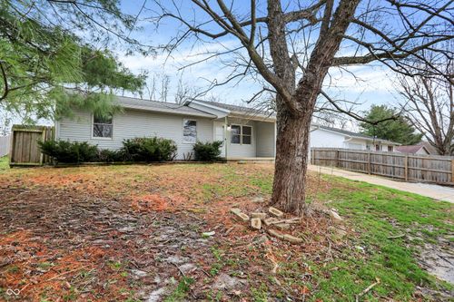 401 W Iroquois Dr, Ellettsville, IN, 47429-1918 | Card Image