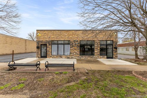 25033 W Warren St, Dearborn Heights, MI, 48127-2144 | Card Image