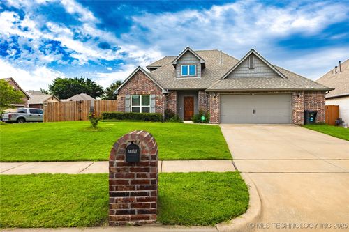 1301 Elmira Pl, Broken Arrow, OK, 74012-0890 | Card Image