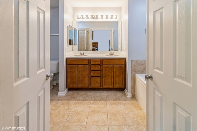 425 Town Center Blvd, Townhouse with 3 bedrooms, 3 bathrooms and 2 parking in Gilberts IL | Image 11