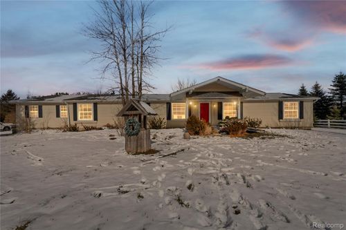 2540 Auten Rd, Ortonville, MI, 48462-8804 | Card Image