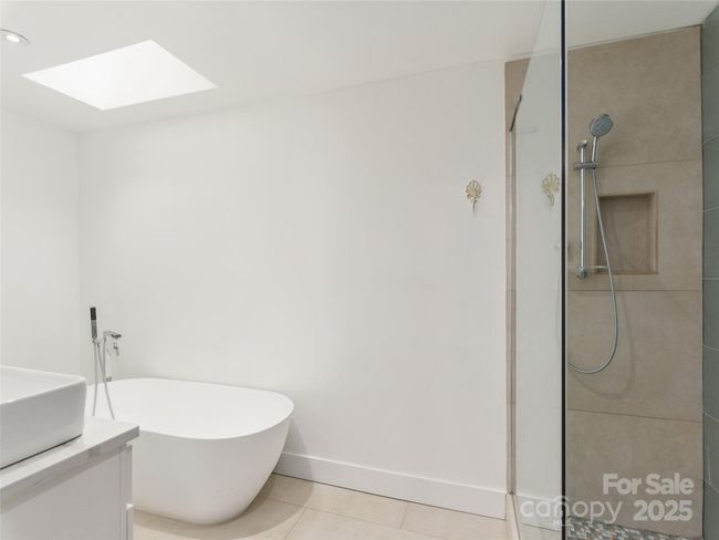 Primary Bath | Image 22