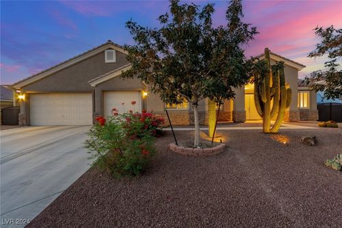 6488 Bluff Dwellers Avenue, Las Vegas, NV, 89131 | Card Image