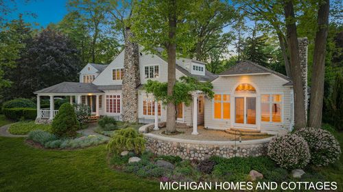 714 N Shore Dr, Holland, MI, 49424-2737 | Card Image