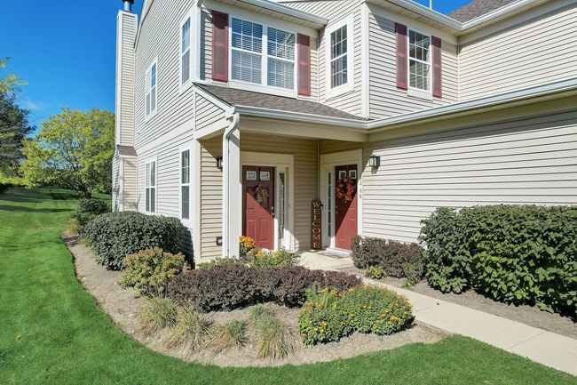 3070 - 3070 Falling Waters Ln, Condo with 2 bedrooms, 2 bathrooms and null parking in Lindenhurst IL | Image 35