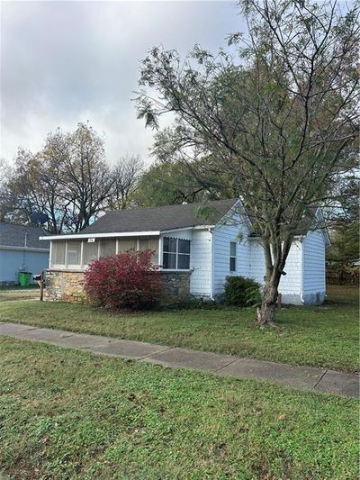 714 S Pecan Street, House other with 2 bedrooms, 1 bathrooms and null parking in Ottawa KS | Image 1