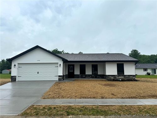 105 Oak St, Vevay, IN, 47043-8820 | Card Image