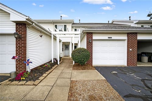 6710 Woodruff Ct, Middleburg Heights, OH, 44130-8387 | Card Image