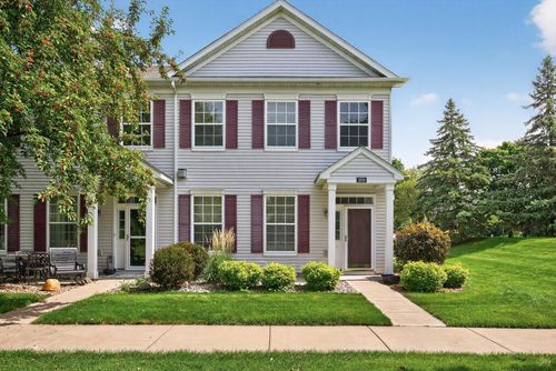 1688 Countryside Dr, Shakopee, MN, 55379-4530 | Card Image