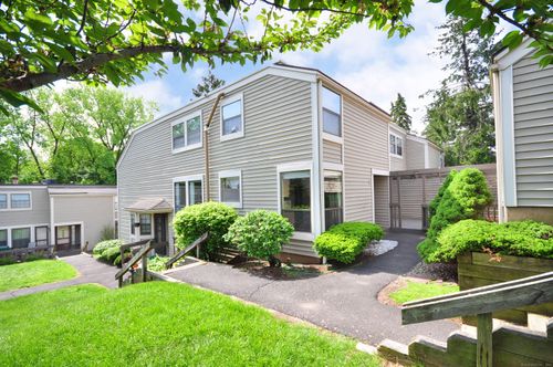 4-4 Beecher Ln, Rocky Hill, CT, 06067-3235 | Card Image