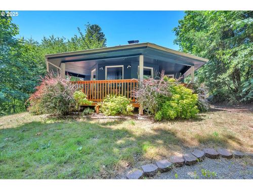 7650 Old Pacific Hwy N, Castle Rock, WA, 98611-8930 | Card Image