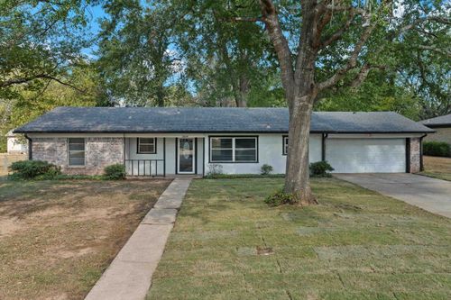 2604 Redbud St, Kilgore, TX, 75662-4143 | Card Image