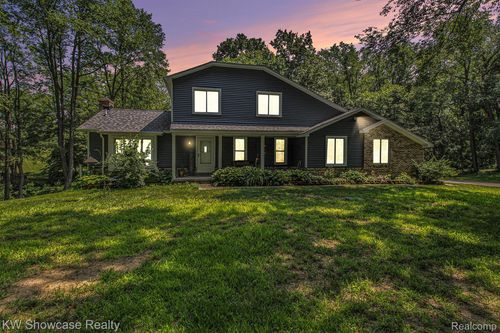 3501 White Oaks Dr, Highland, MI, 48357-4020 | Card Image