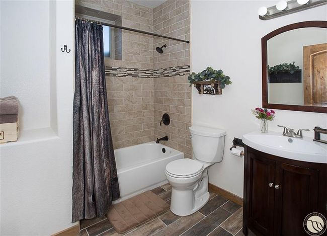 Downstairs bathroom | Image 23