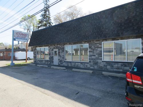49906 Gratiot Ave, Chesterfield, MI, 48051-2529 | Card Image